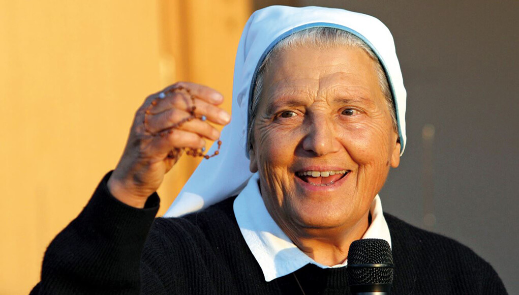 Anđeo odbačenih i svetica našeg vremena: sestra Elvira Petrozzi (1937.-2023.)