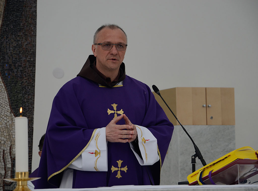 Provincija i nadbiskupija reagirale na skandaloznu propovijed fra Vincetića