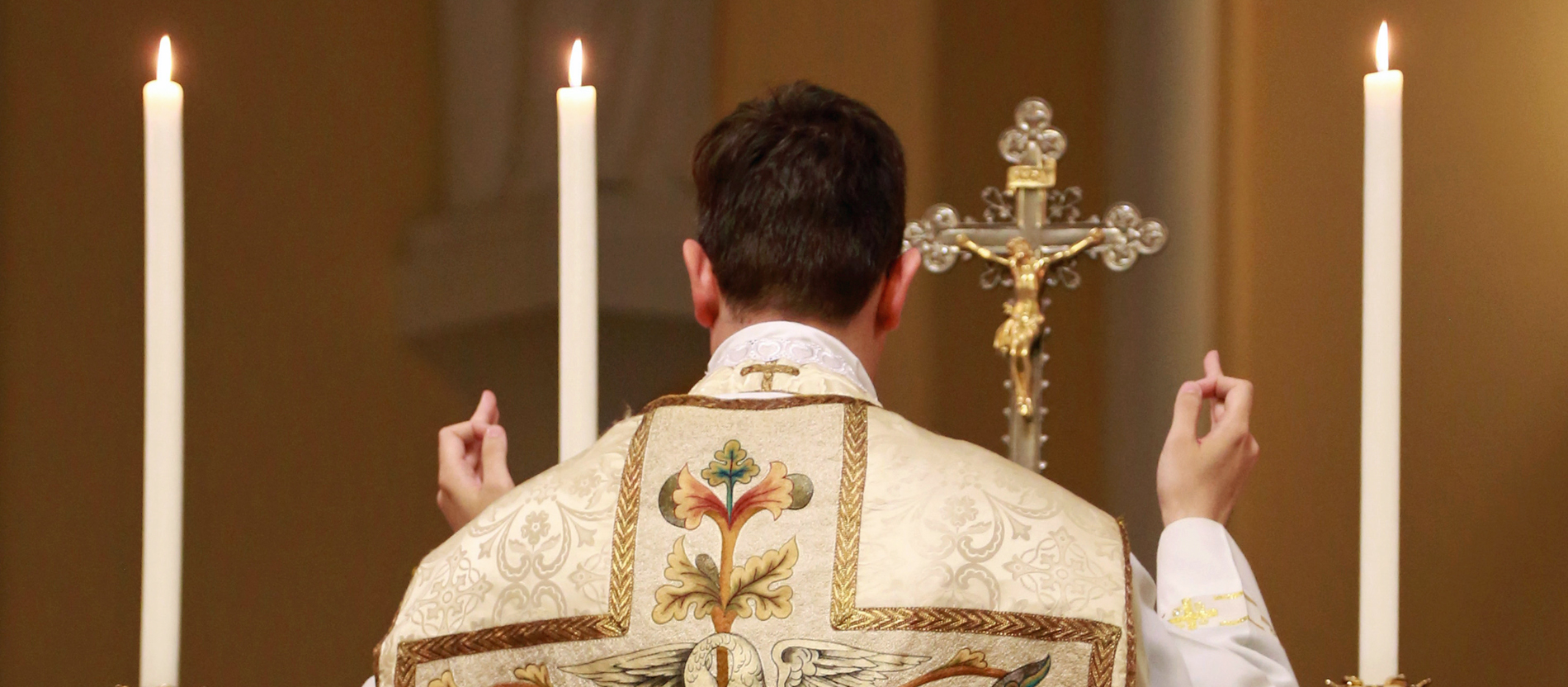 Nadbiskup otpustio svećenika zbog stare latinske mise